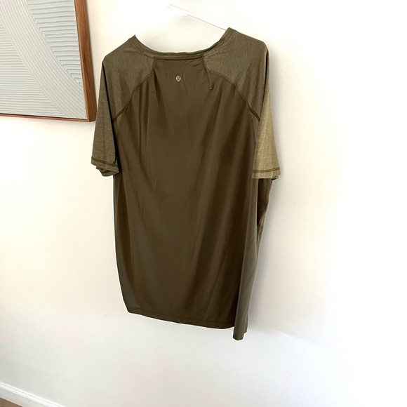 lululemon athletica Olive Green Short Sleeve Tee - Picture 5 of 6